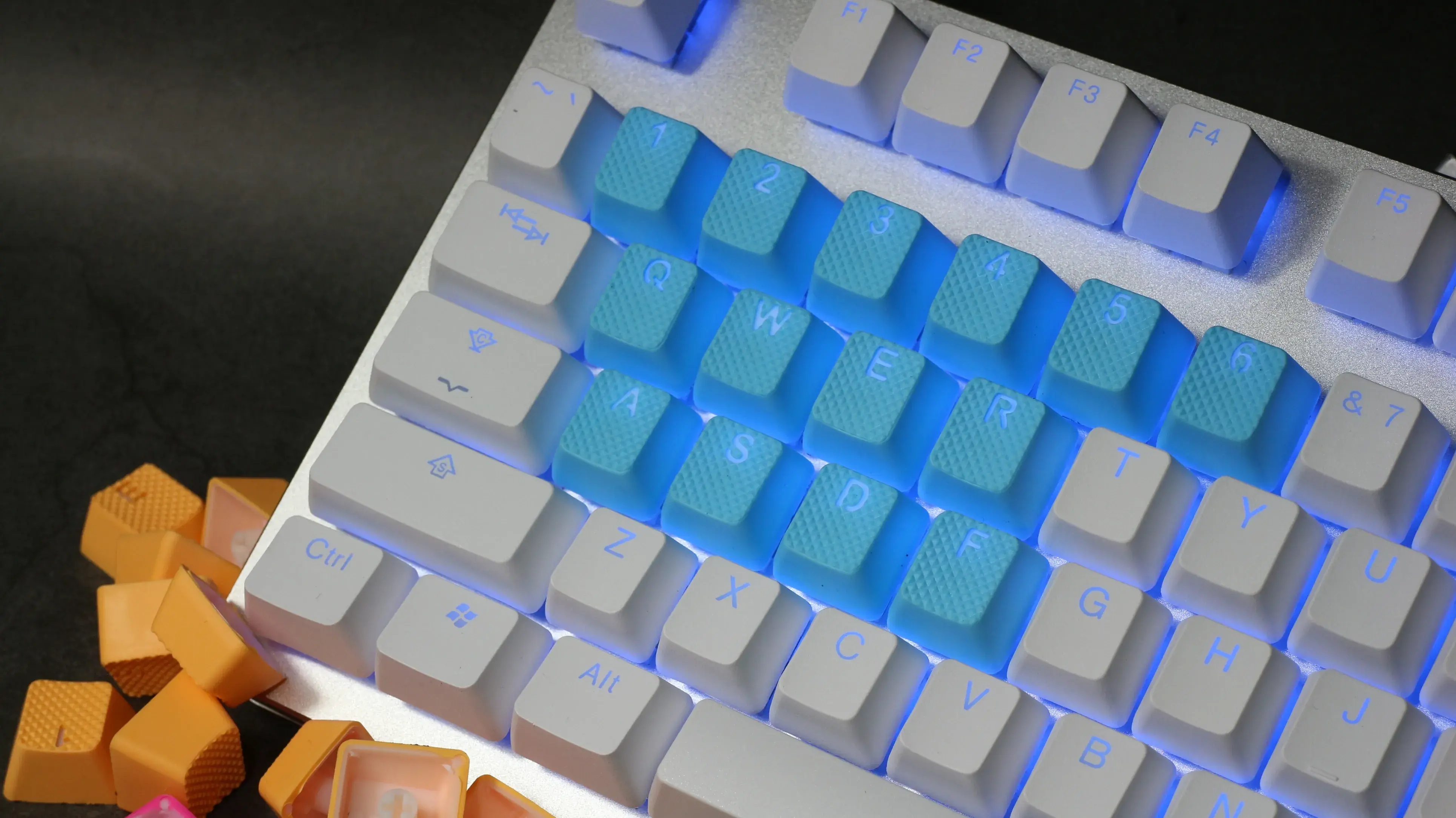 Tai-Hao TPR Rubber Backlit Double-Shot 18-Key Gaming Keycap Set — Neon Blue, UK Layout