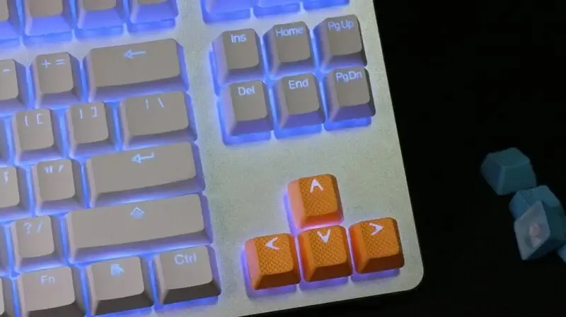 Tai-Hao TPR Rubber Backlit Double-Shot 18-Key Gaming Keycap Set — Neon Orange, UK Layout thumbnail 3