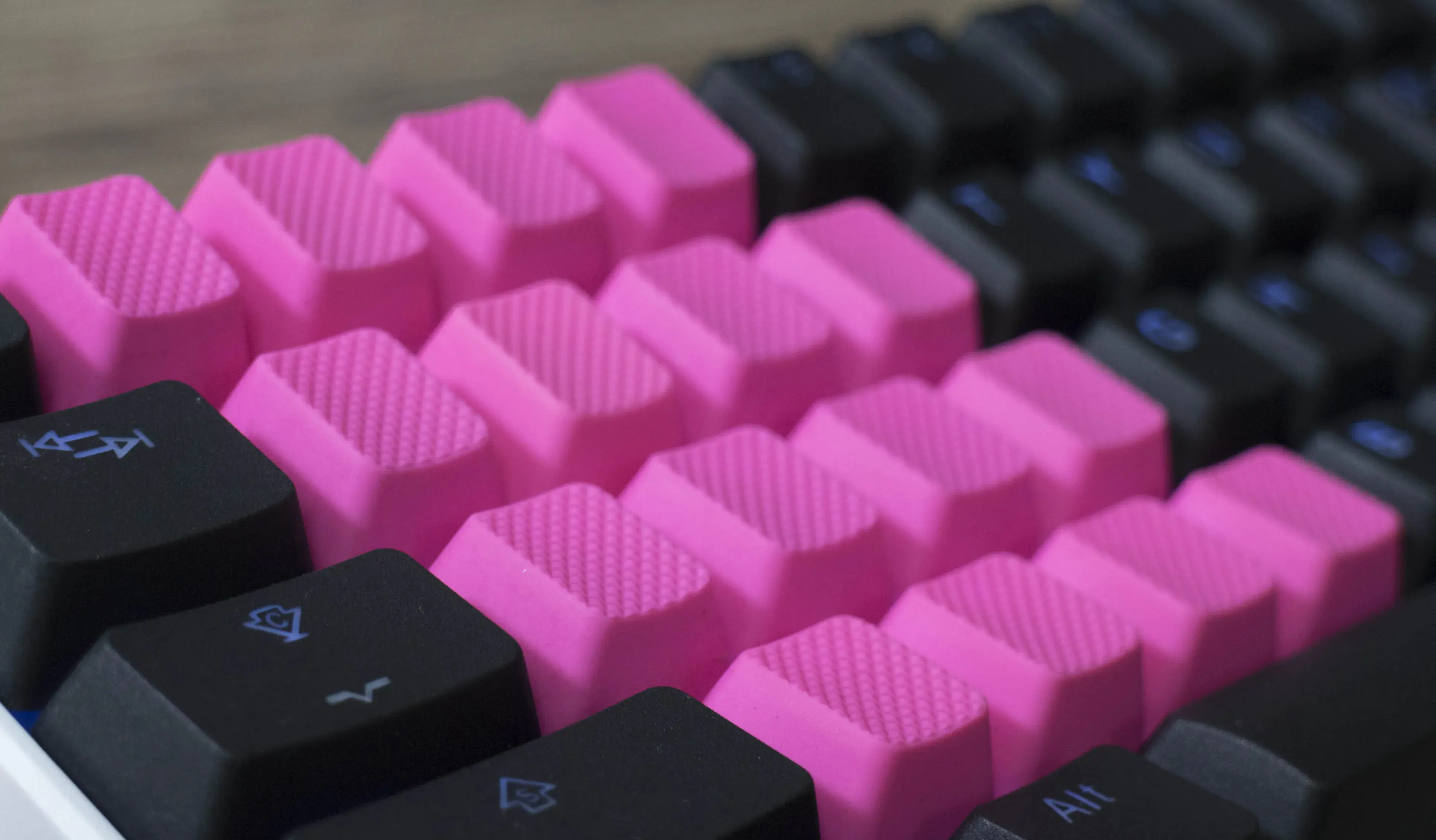 Tai-Hao TPR Rubber Blank 4-Key Gaming Keycap Set — Neon Pink, 1u OEM Profile